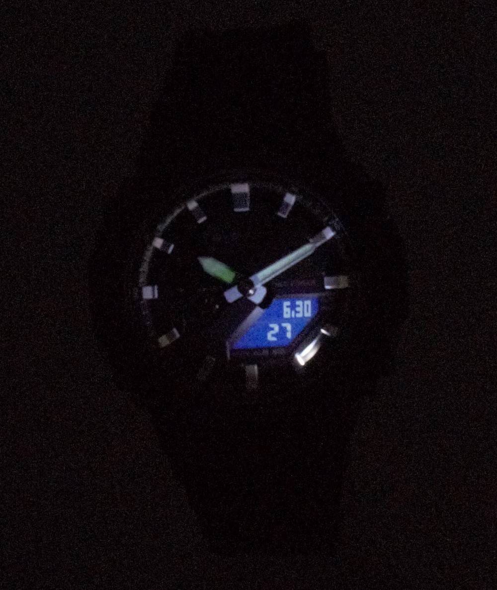 Casio G-Shock Carbon Core Guard Analog Digital Quarz Taucher GA-2100-1A GA2100-1 200M Herrenuhr