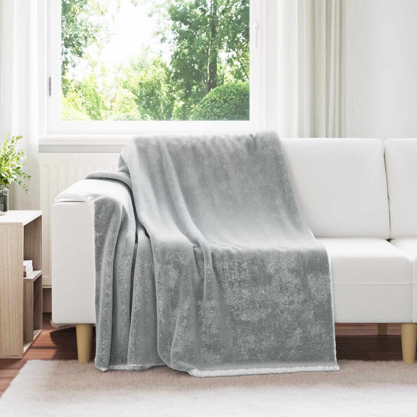 Jeté de lit gris 150 x 200 cm polaire