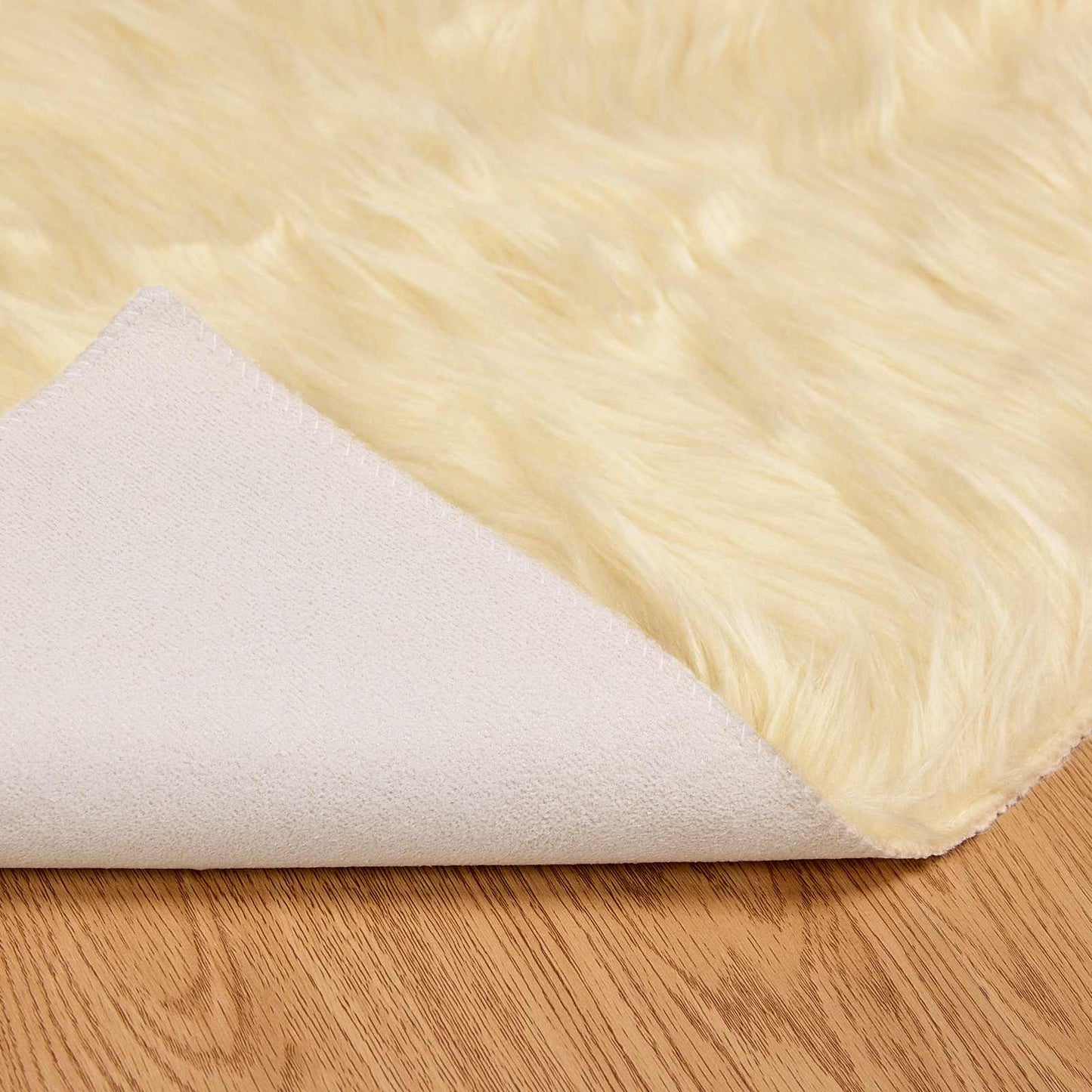 Kunstschaffell Teppich Tafalla Creme 160 x 160 cm Polyester