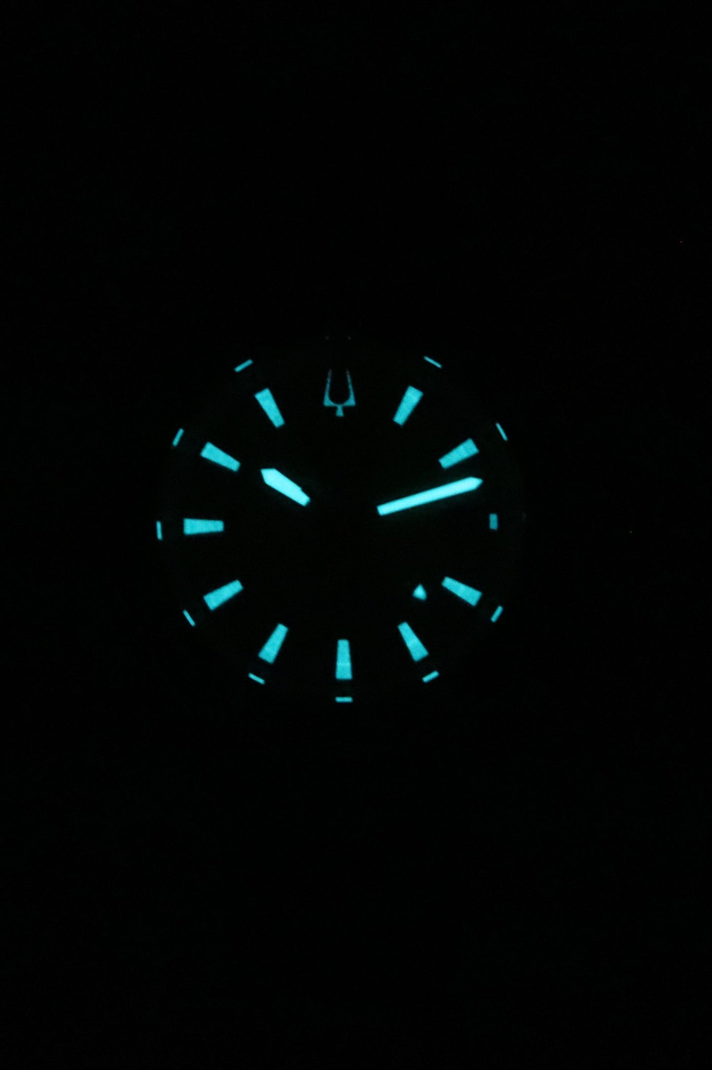 Bulova Marine Star Black Silicone Strap Yellow Dial Precisionist Quarz Taucher 200M 96B431 Herrenuhr