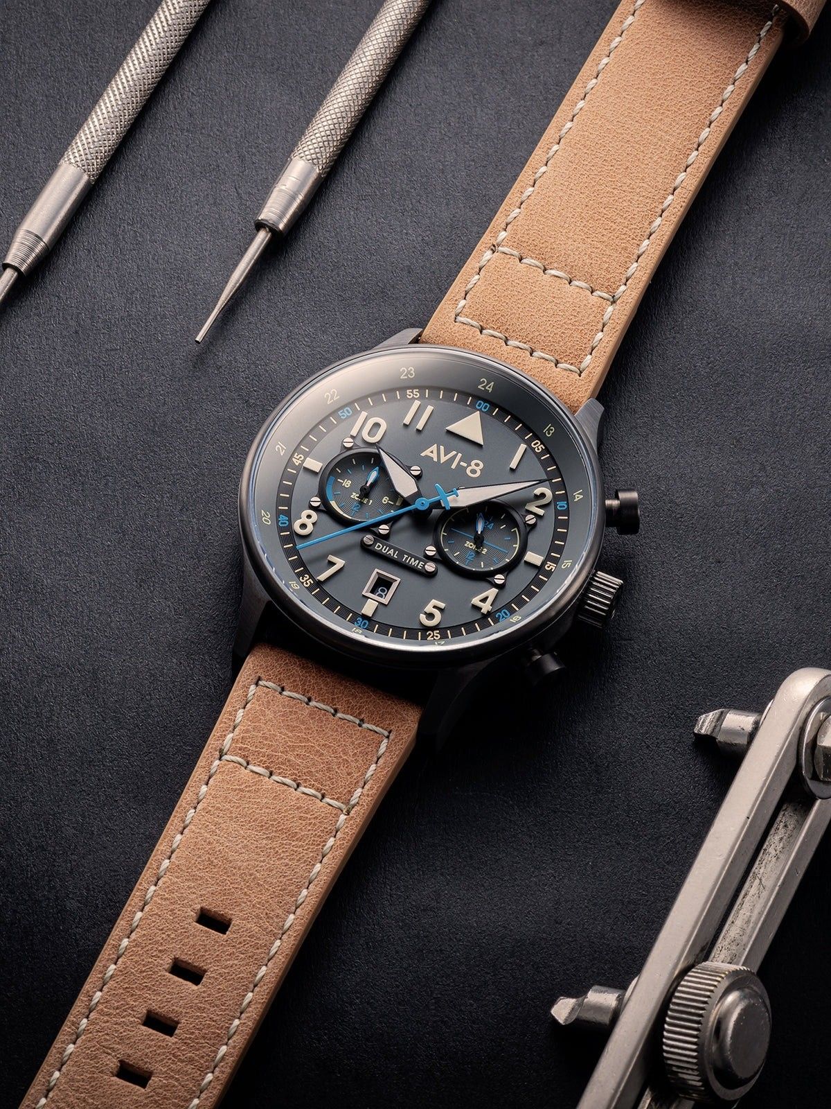 AVI-8 Hawker Hurricane Carey Dual Time Orissa Graues Zifferblatt Quarz AV-4088-04 Herrenuhr
