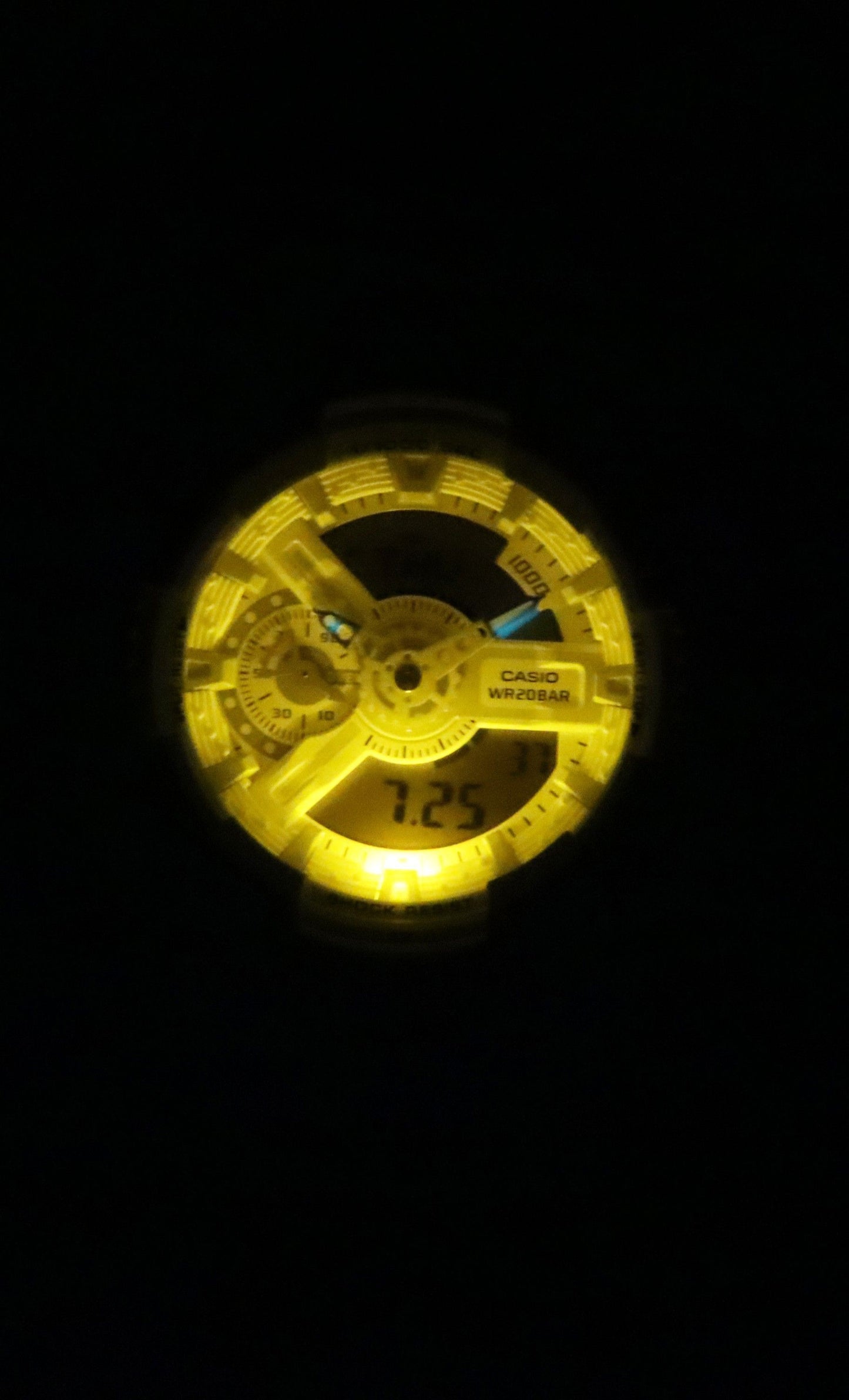 Casio G-Shock Analog Digital White Resin Strap Multicolor Dial Quarz GA-110TL-7A 200M Herrenuhr