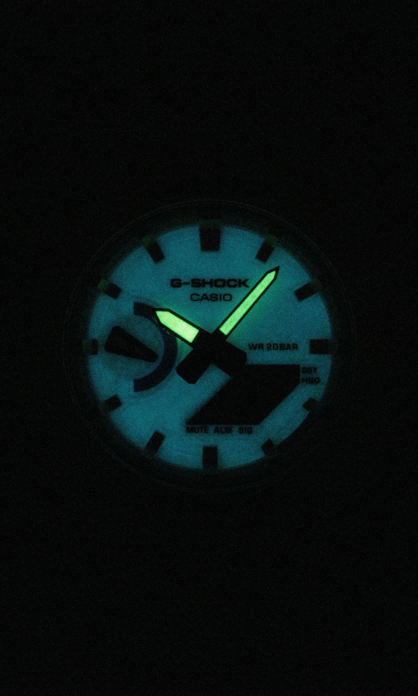Casio G-Shock Analog Digital Resin Strap White Dial Quarz GA-2100HDS-7A 200M Herrenuhr