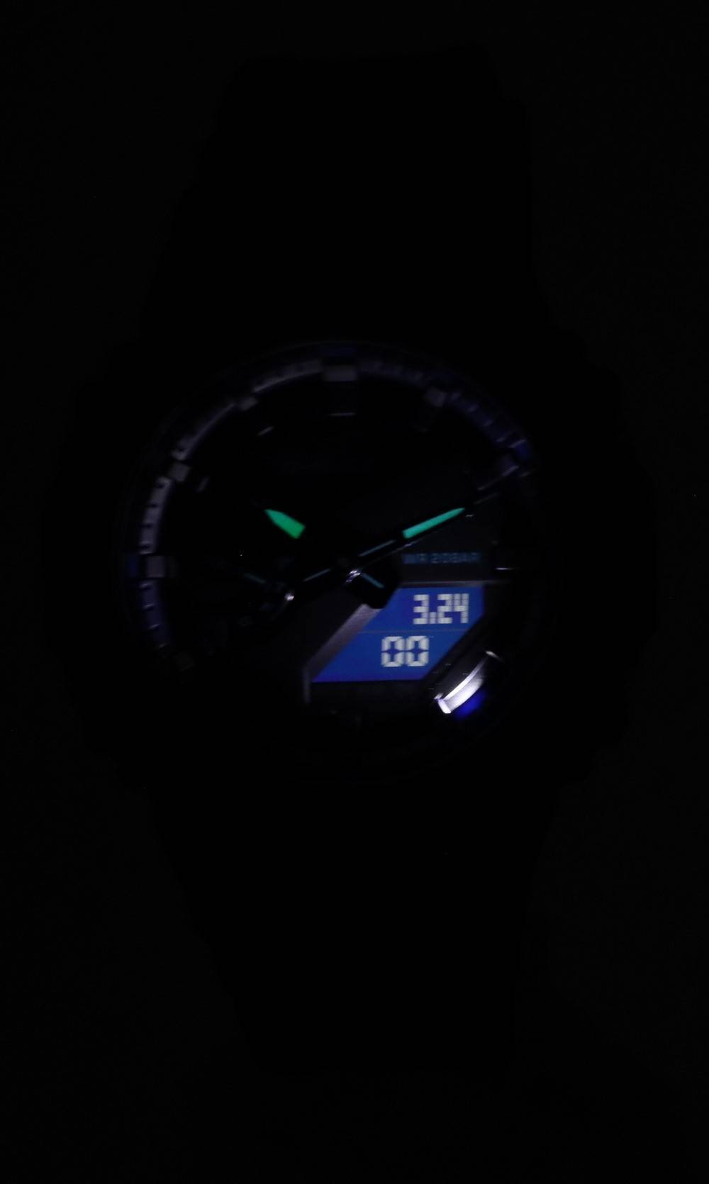 Casio G-Shock Analog Digital Schwarzes Zifferblatt Quarz GA-2100VB-1A GA2100VB-1 200M Herrenuhr