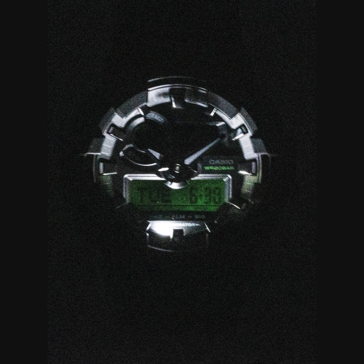 Casio G-Shock Analog Digital Schwarzes Zifferblatt Resin Quarz GA-700BEG-1A 200M Herrenuhr