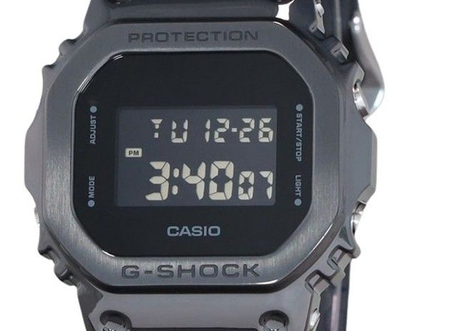 Casio G-Shock Digital Metal Bezel Resin Strap Quarz GM-5600UB-1 200M Herrenuhr