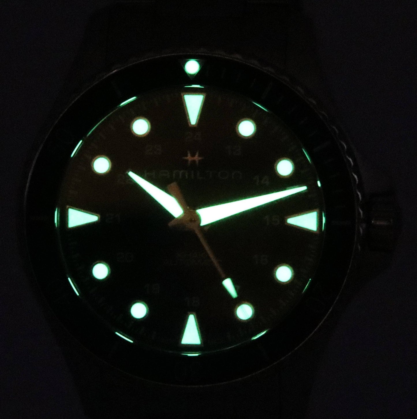 Hamilton Khaki Navy Scuba Schwarzes Zifferblatt Automatik Taucher H82515130 300M Herrenuhr