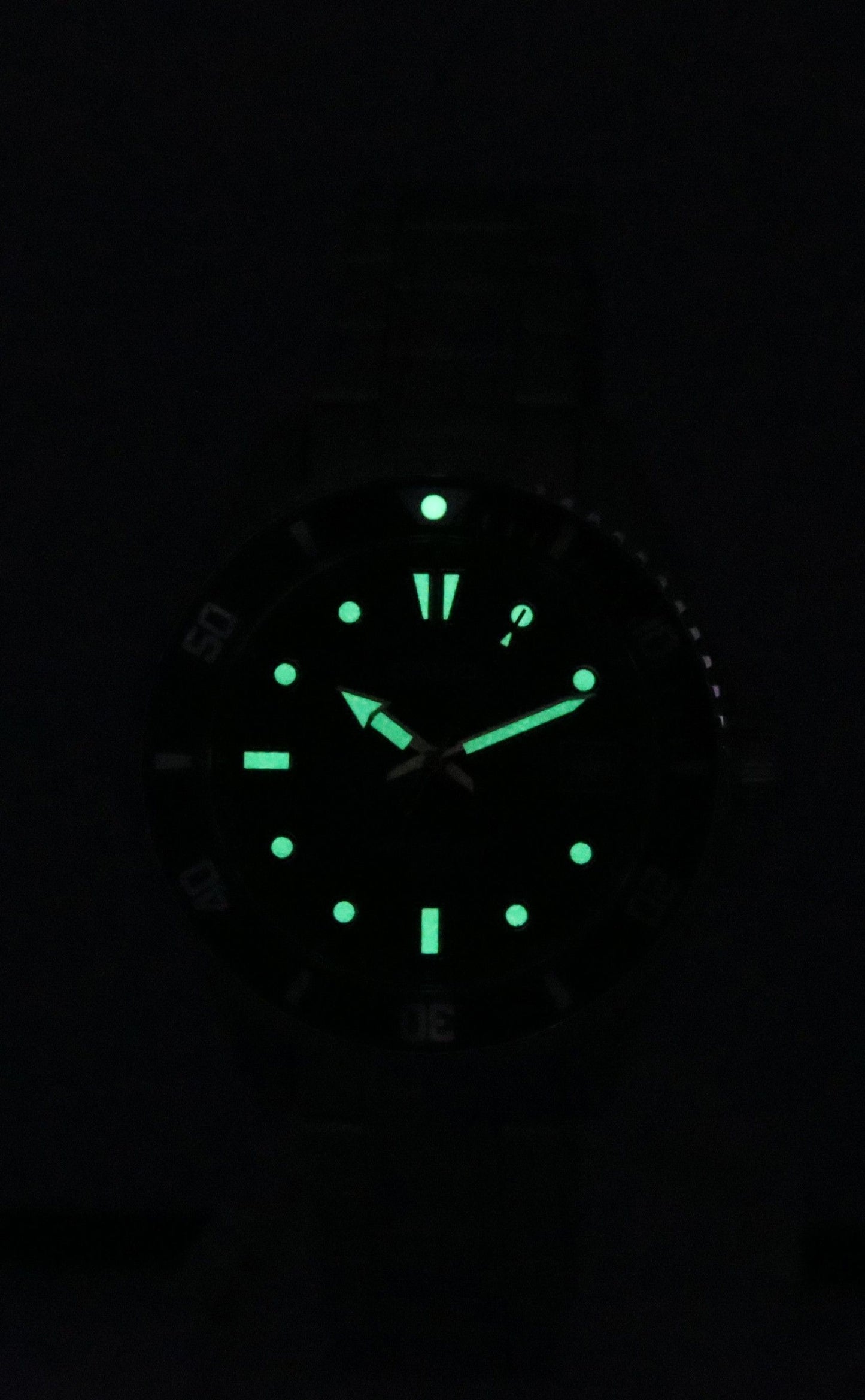 Casio Standard Analog Edelstahl Schwarzes Zifferblatt Quarz MDV-10D-1A1 Herrenuhr