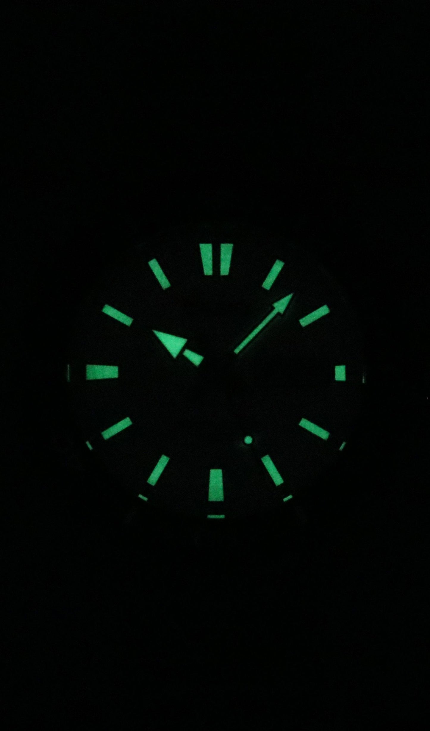 Casio Standard Analog Edelstahl Silberfarbenes Zifferblatt Quarz MTD-125D-7AV 100M Herrenuhr