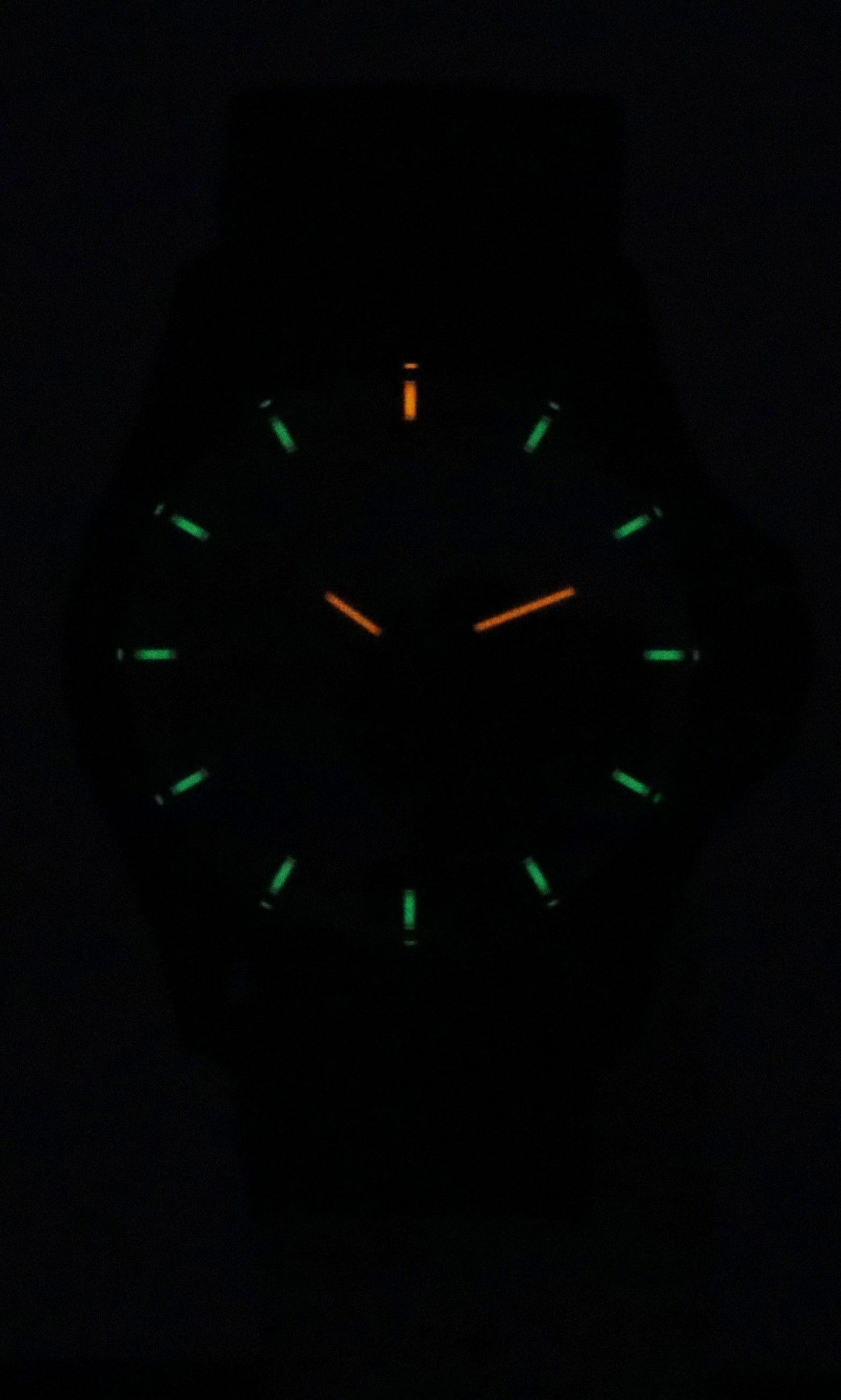 Luminox Atacama Field Urban Adventure Rubber Strap Schwarzes Zifferblatt Quarz XL.1961 100M Herrenuhr