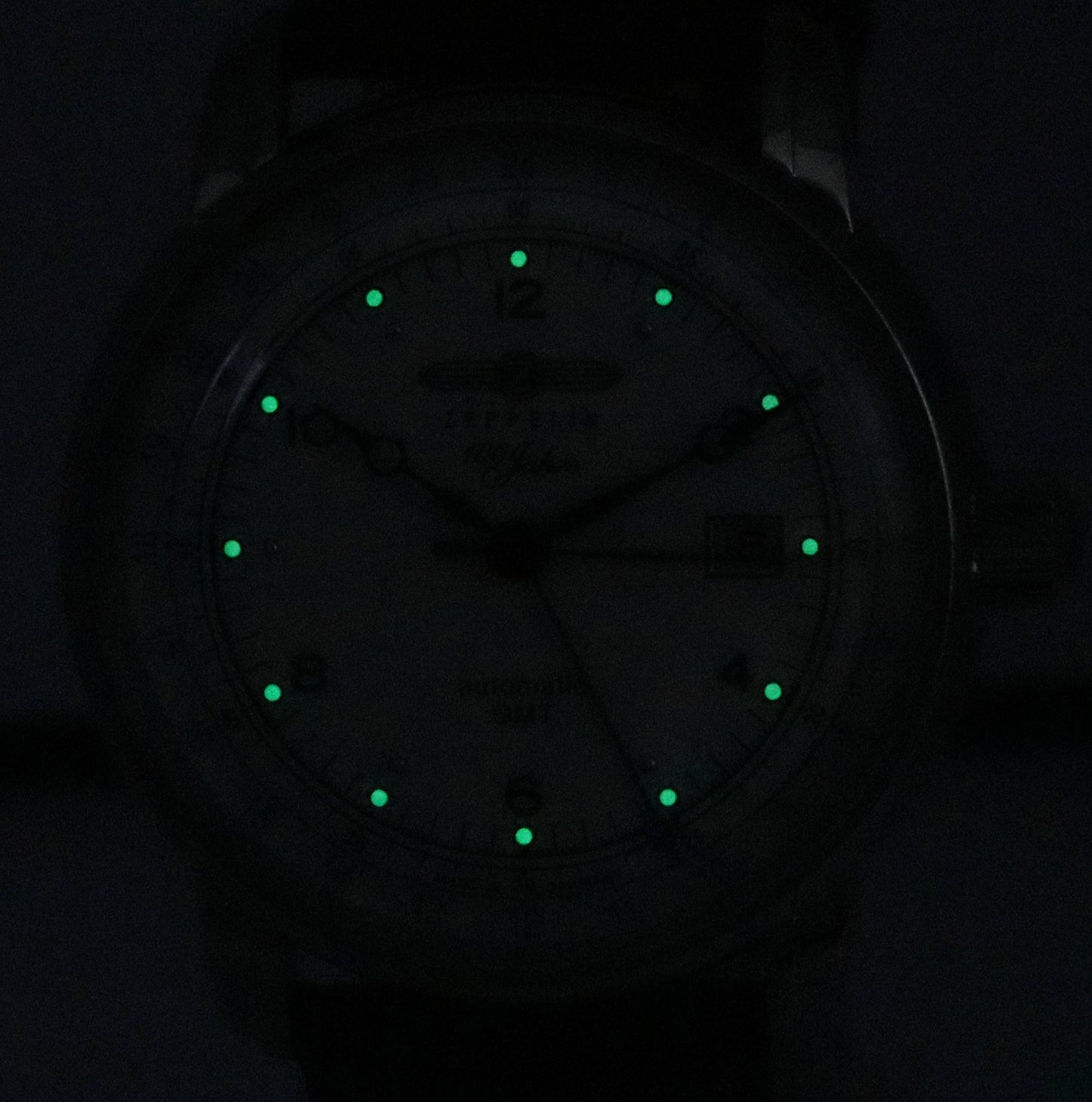 Zeppelin 100 Jahre GMT Lederarmband Silberfarbenes Zifferblatt Automatik 86661 Herrenuhr